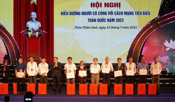 Thủ tướng Phạm Minh Chính dự Hội nghị biểu dương người có công với cách mạng tiêu biểu toàn quốc năm 2023
