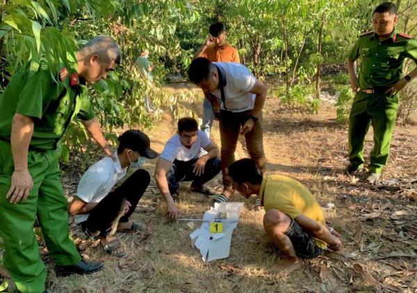 Bắt nhóm con nghiện thủ súng tụ tập chơi ma túy