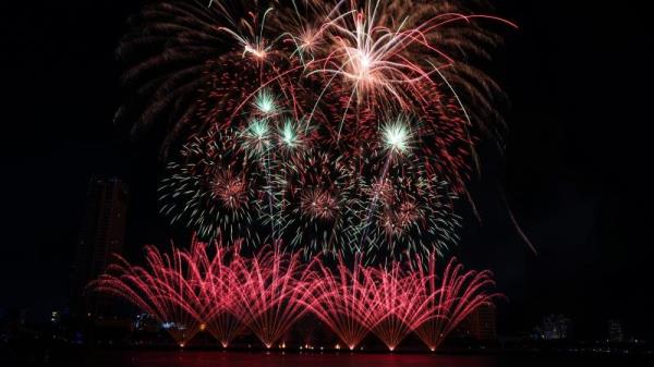 Đội pháo hoa Pháp lên ngôi vương DIFF 2023