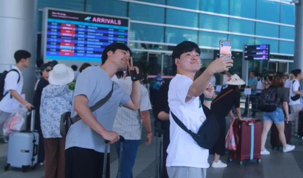 Khách Hàn Quốc chỉ mất 2 phút để tự làm thủ tục chuyến bay tại Đà Nẵng