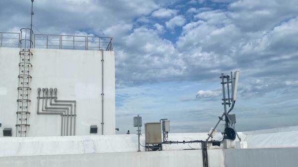 Vì sao chưa tháo dỡ 3 trạm BTS mọc chui trên cao ốc?