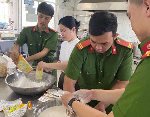 600 suất cháo gửi đến bệnh nhân tại Bệnh viện Ung bướu Đà Nẵng