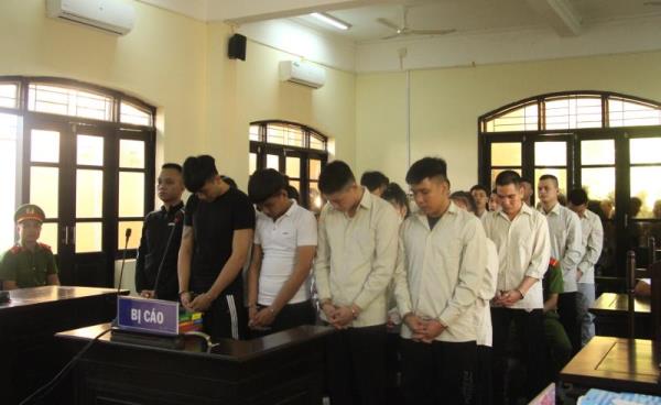 26 bị cáo phạm tội về ma túy tại cơ sở karaoke - khách sạn King lãnh hơn 180 năm tù