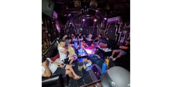 Vừa hát vừa bay