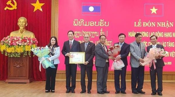 Quảng Trị nhận Huân chương Lao động hạng Nhất của Chủ tịch nước CHDCND Lào