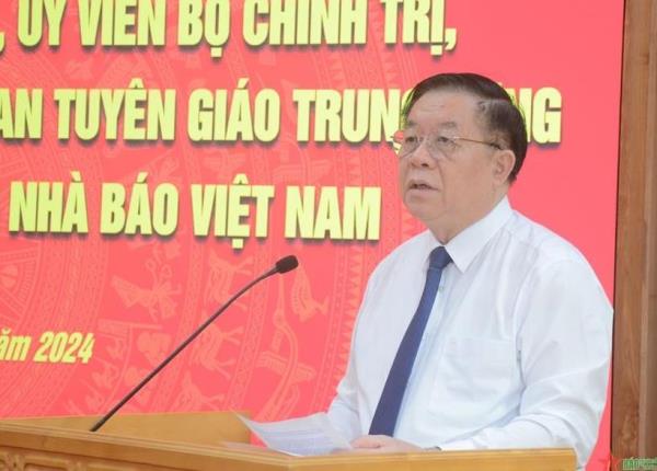 Đồng chí Nguyễn Trọng Nghĩa làm việc với Đảng đoàn Hội Nhà báo Việt Nam