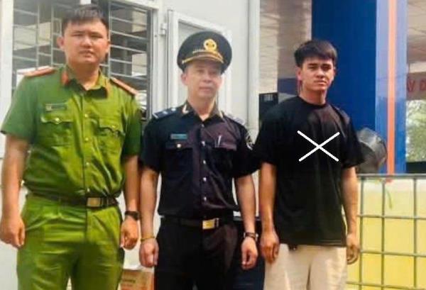 Chở dầu lậu qua biên giới