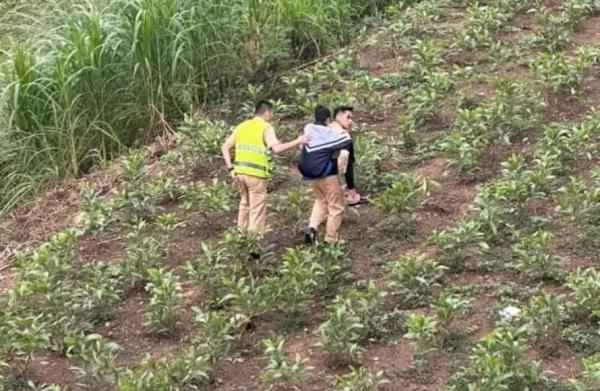 Kịp thời cứu nam sinh nhảy sông