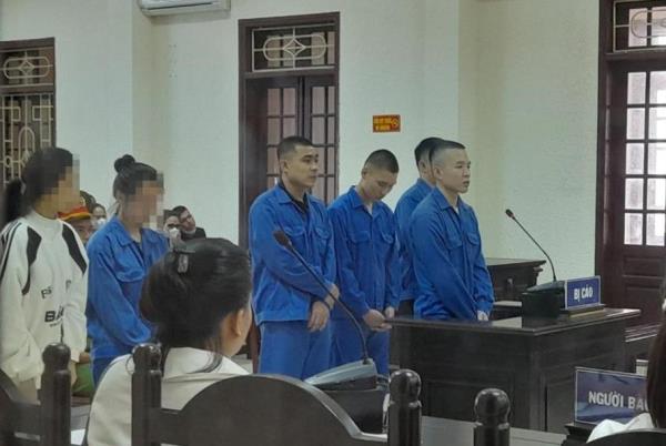 Nhóm thanh niên trả giá đắt vì dùng súng cưỡng đoạt tài sản