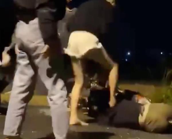 Nhanh chóng làm rõ hàng chục đối tượng hành hung cô gái, quay clip tung lên mạng