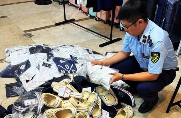 Hàng giả lộ diện