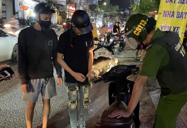 Công an TP Đà Nẵng trấn áp mạnh đối tượng vi phạm trật tự đường phố