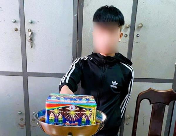 Pháo lậu vi hành