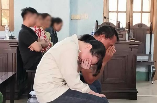 Bể chứng khoán, vợ chồng câu kết lừa đảo hơn 17 tỷ đồng