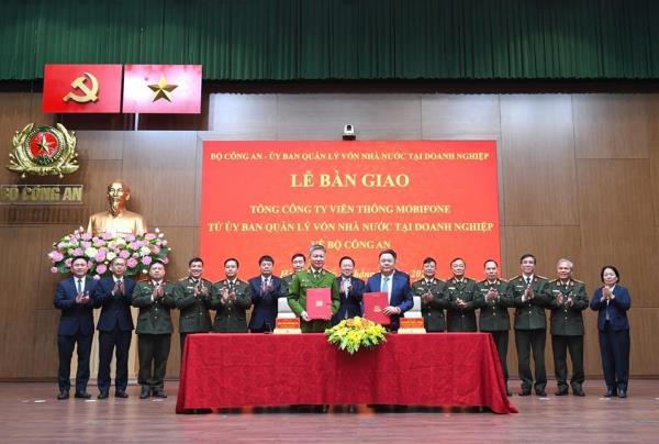 Chính thức bàn giao Tổng Công ty Viễn thông MobiFone về Bộ Công an