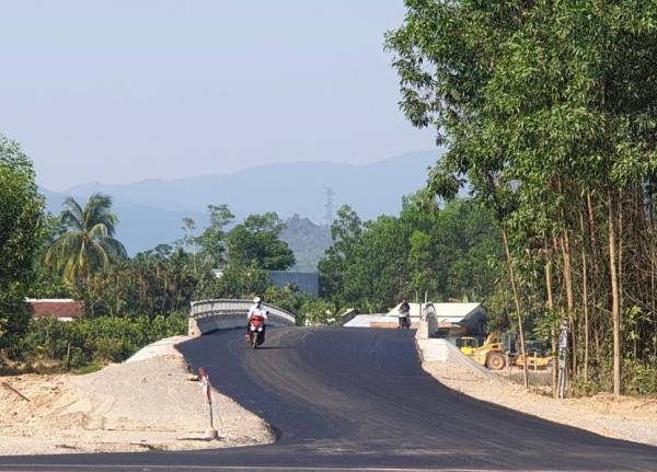 Xây cầu vượt lũ cho người dân vùng sâu, vùng xa