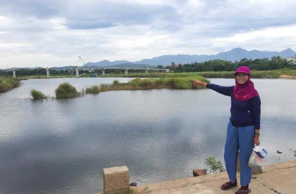 Người dân ốc đảo thôn Lệ Bắc háo hức chờ cầu tránh lũ