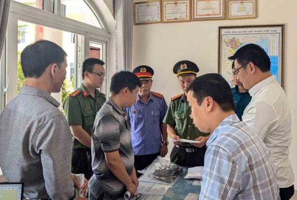 Phó Chánh văn phòng UBND tỉnh câu kết dân IT tổ chức quảng cáo trái phép trên website cơ quan Nhà nước