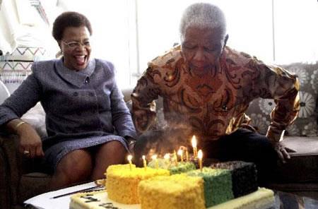 Thế giới mừng sinh nhật cựu Tổng thống Nelson Mandela