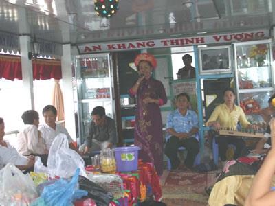 Những chuyến du khảo sông Hàn