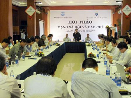 Tương tác giữa mạng xã hội và báo chí