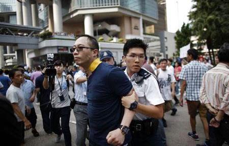 Đụng độ ở biểu tình Hồng Kông