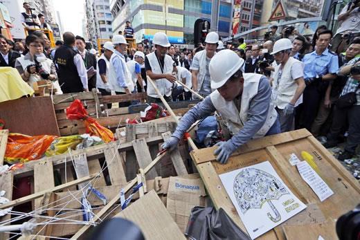 Hồng Kông tiếp tục dọn dẹp khu biểu tình