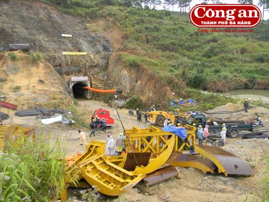 Sập hầm thủy điện, 11 người mắc kẹt: Đang nỗ lực giải cứu nạn nhân