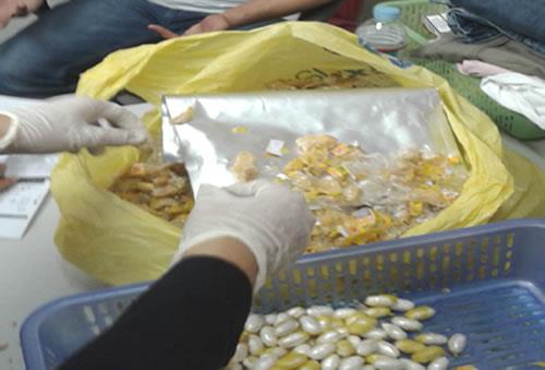 Bắt giữ người nước ngoài vận chuyển 2,89kg heroin