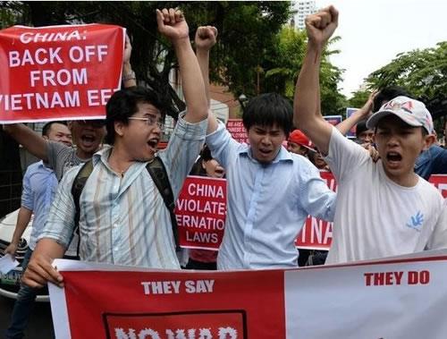 Trung Quốc tăng số tàu ở khu vực giàn khoan lên 126 chiếc