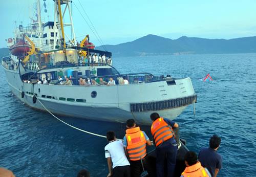 Lai dắt thành công tàu cá ĐNa 90152 về Đà Nẵng