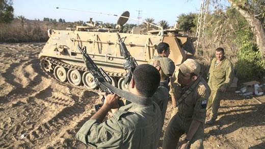 Israel vẫn không kích Gaza