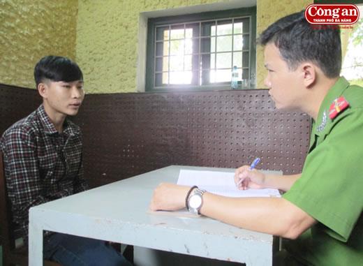 Nghẹt thở cuộc truy đuổi 2 tên cướp giật