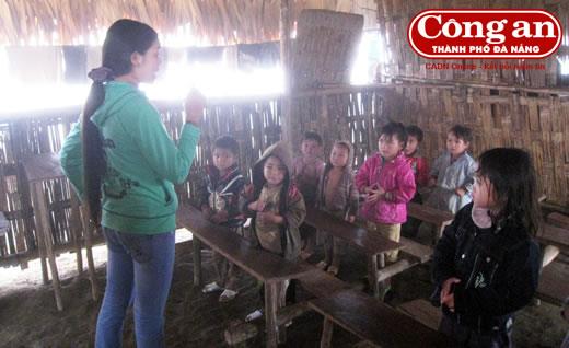 Gian nan giáo viên mầm non vùng cao