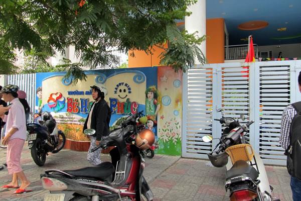 Bất bình chế độ lương, thưởng, giáo viên Trường mầm non Bé Hạnh Phúc đình công