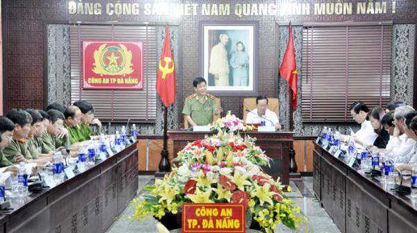 Phối hợp tuyên truyền 70 năm ngày Truyền thống CAND và 10 năm Ngày hội toàn dân Bảo vệ ANTQ