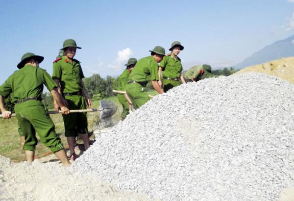 Xứng đáng với sự tin cậy của nhân dân