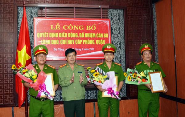 Bổ nhiệm, điều động cán bộ giữ chức vụ lãnh đạo cấp phòng, quận