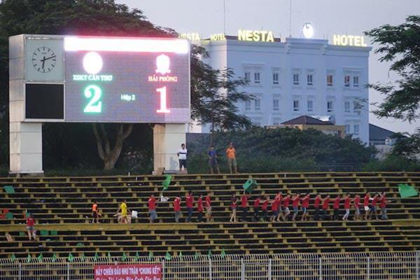 V-League cẩn thận củi lửa