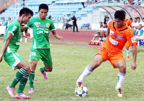 Vòng 24 V-League: Nóng bỏng cuộc chiến trụ hạng