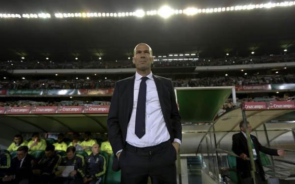 Zidane mất mạch thắng