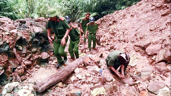 Truy quét vàng tặc ở Bồng Miêu