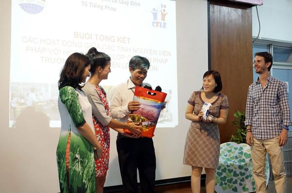 Tổng kết hoạt động tình nguyện viên Pháp tại Trường chuyên Lê Quý Đôn