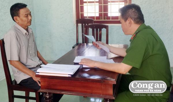 Cán bộ địa chính xã tham ô tài sản