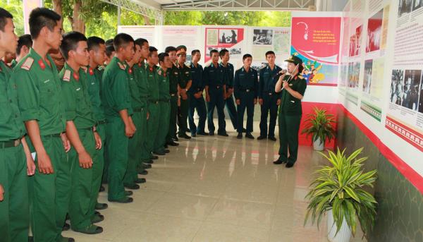 Triển lãm chuyên đề Chủ tịch Hồ Chí Minh với phong trào thi đua yêu nước