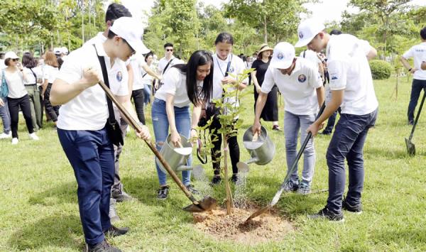 Trại hè Việt Nam 2019 thăm quê hương Bác