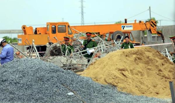 Tạm giữ 3 người trong vụ sập công trình làm 10 người chết ở Đồng Nai