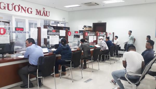 Giấy phép lái xe bằng giấy bìa vẫn còn hiệu lực sử dụng lâu dài