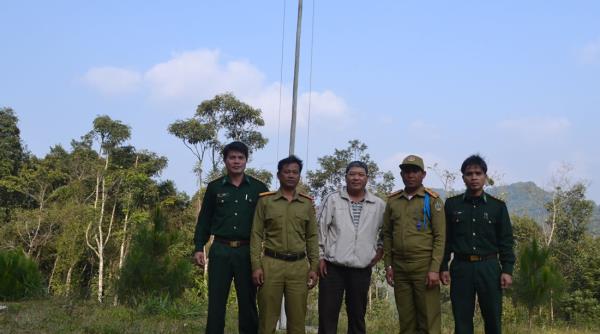 Như những con tằm cần mẫn nhả tơ...