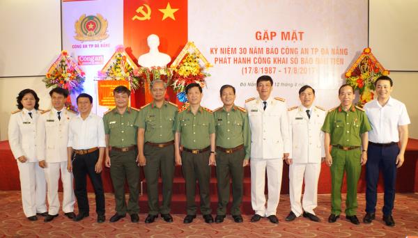 Kỷ niệm 33 năm Ngày Báo Công an TP Đà Nẵng phát hành công khai số đầu tiên (17-8-1987 - 17-8-2020): Sâu nặng nghĩa tình...